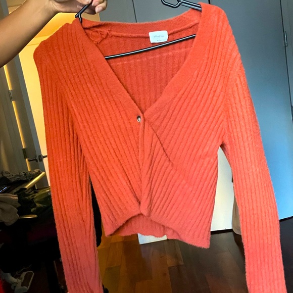 Wilfred free, large orange sweater with brown buttons. - Picture 1 of 6